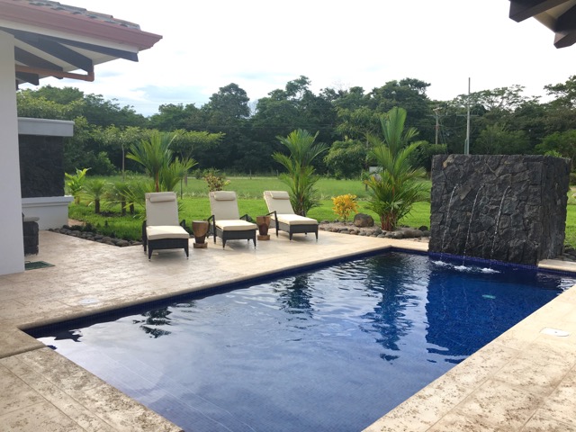 Luxury Costa Rica Pool