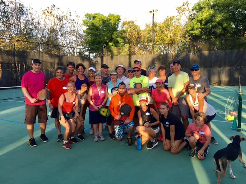 group photo of pickleball players in costa rica