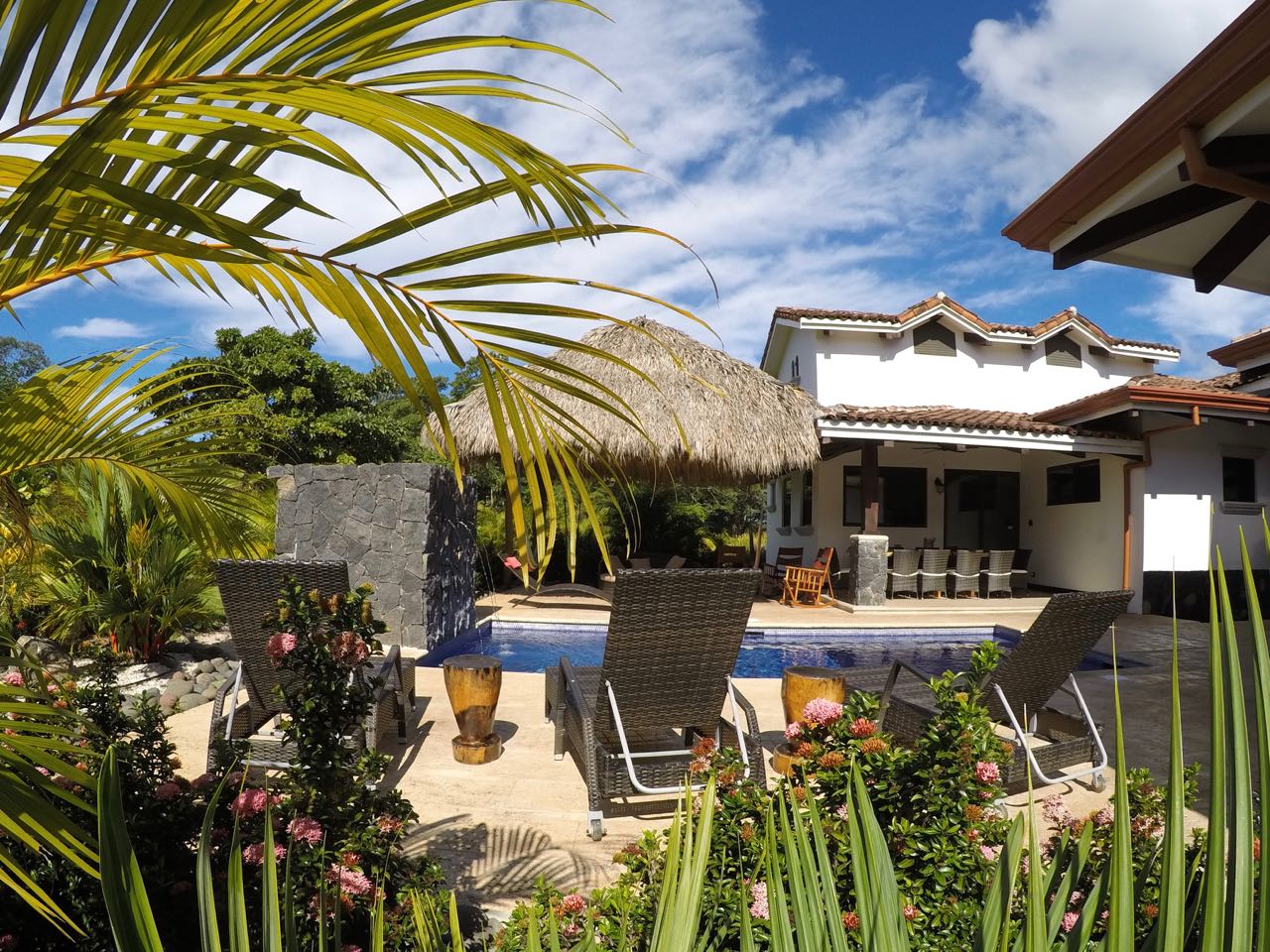 Costa Rica Real Estate with pool Rentals